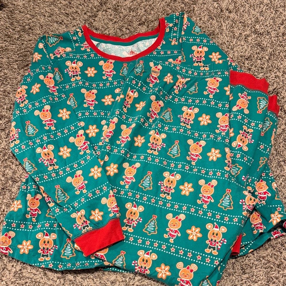 Disney women’s gingerbread Pajama Set